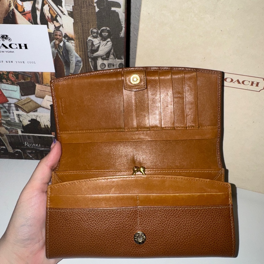 Vintage Coach Madison Long Kisslock Wallet - Beechnut